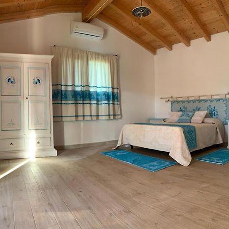 Tenute Venafiorita Loiri Porto San Paolo Exteriör bild
